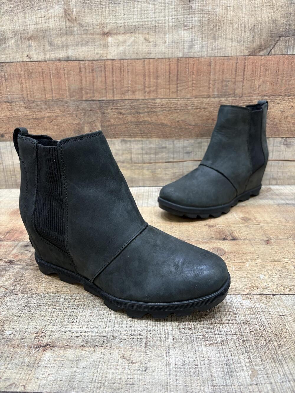 Sorel Boots Womens Size 10.5 black Nubuck Ankle Wedge Chelsea Winter NL3022-010